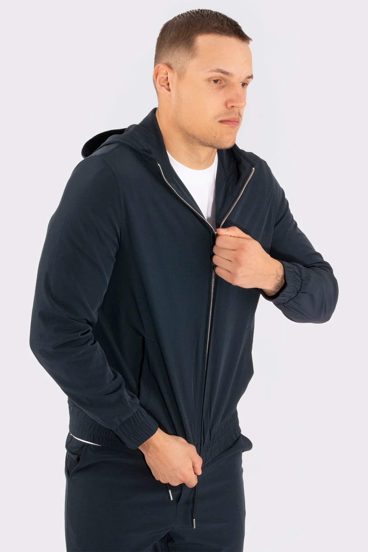 DUTCHVIBES HIGH-END TECH SUIT - Image 5