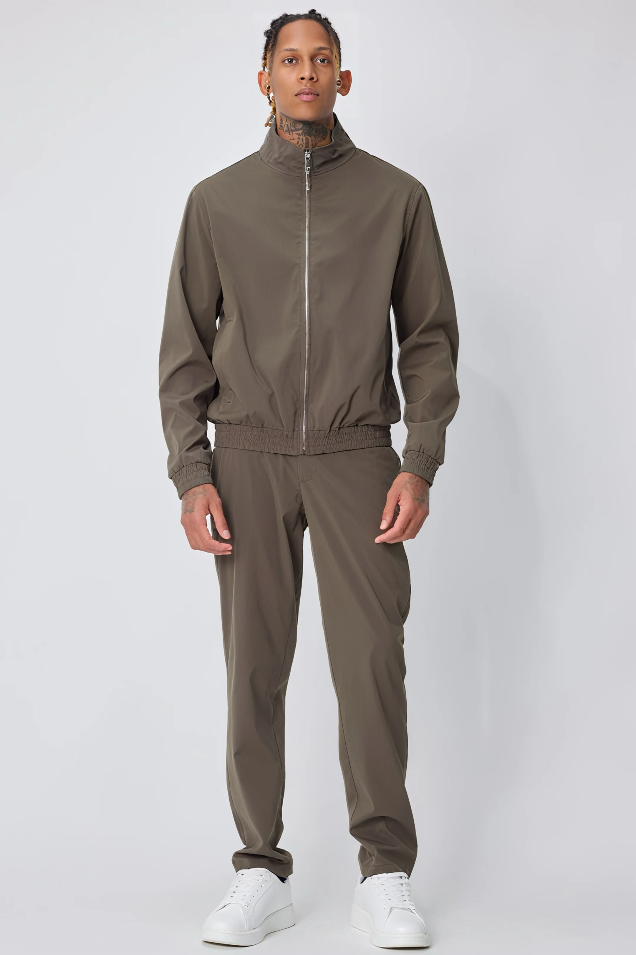 DUTCHVIBES HIGH-END TECH SUIT - Image 11