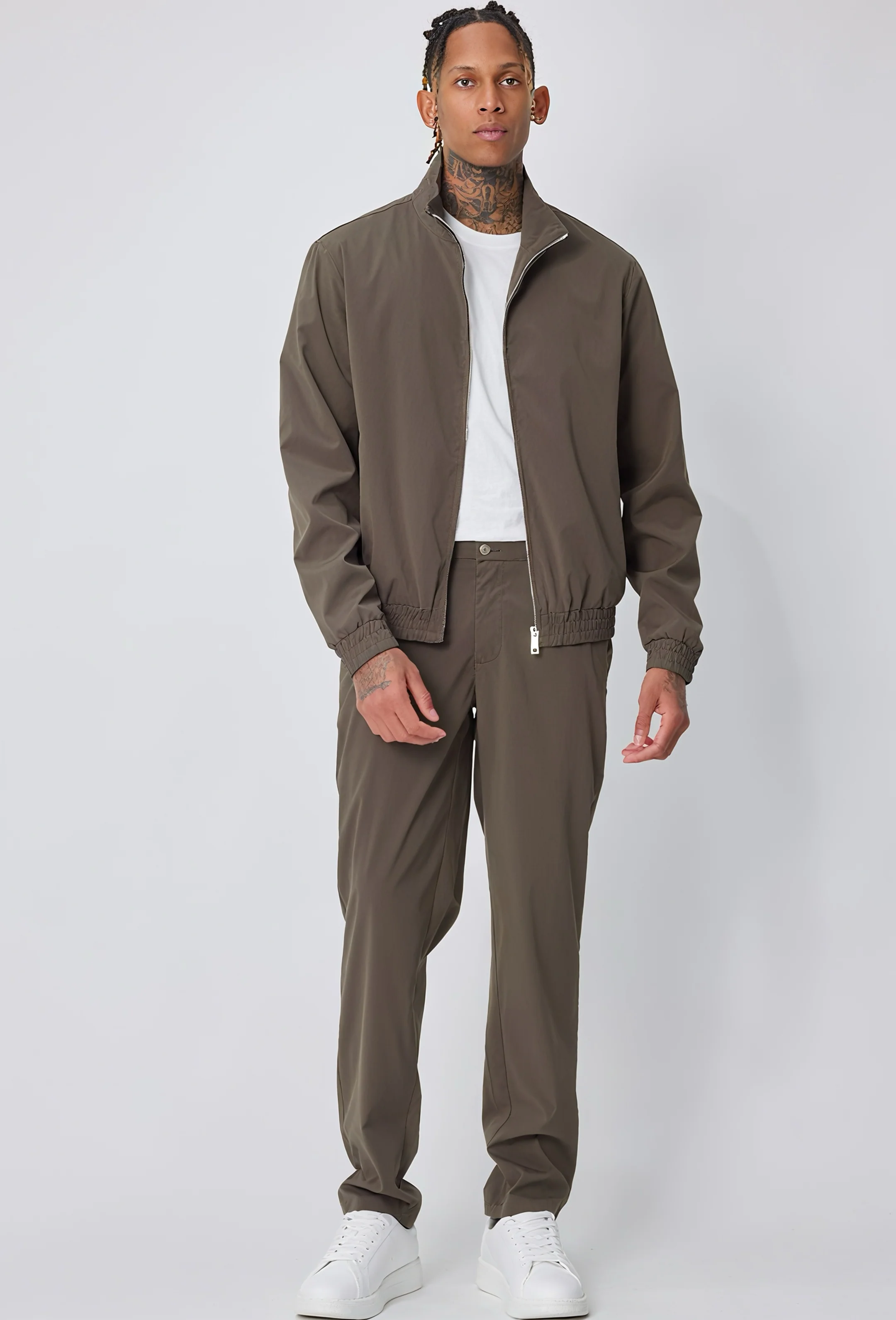 DUTCHVIBES HIGH-END TECH SUIT - Image 15