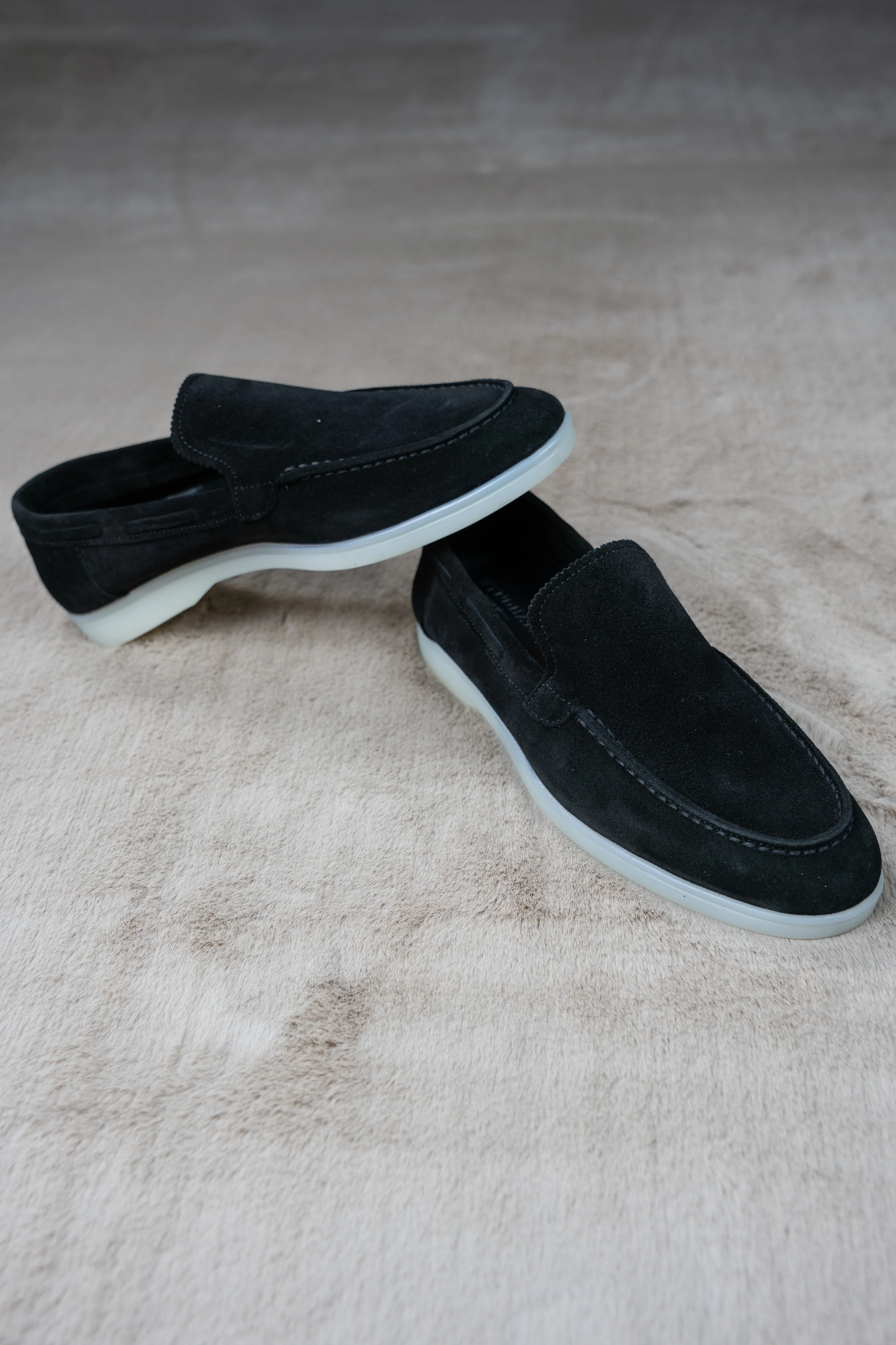 THE MENDOZA SUEDE LOAFER - Image 17