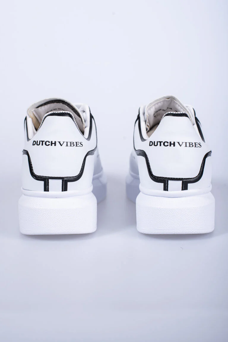 THE STRIPED SNEAKERS - Image 11