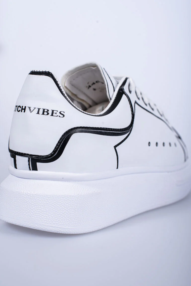 THE STRIPED SNEAKERS - Image 15