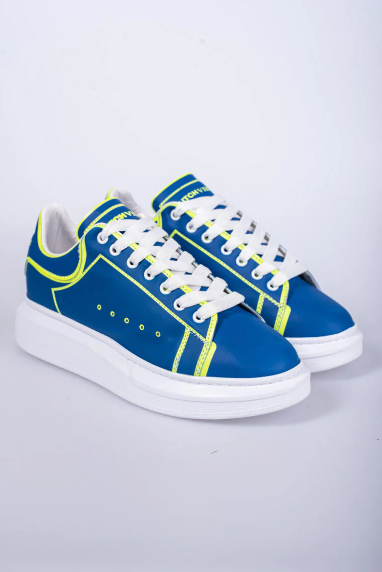 THE STRIPED SNEAKERS - Image 16