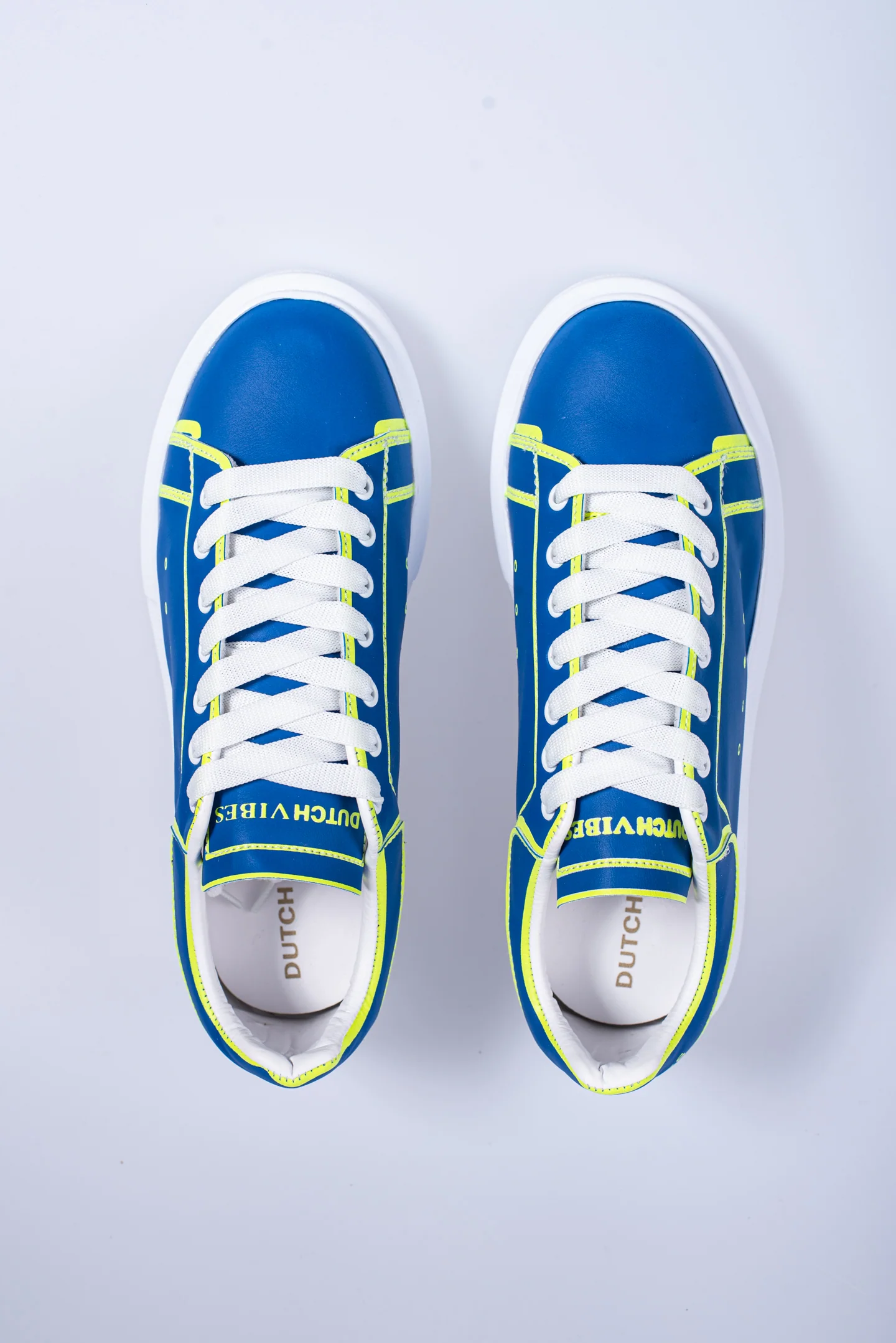 THE STRIPED SNEAKERS - Image 19