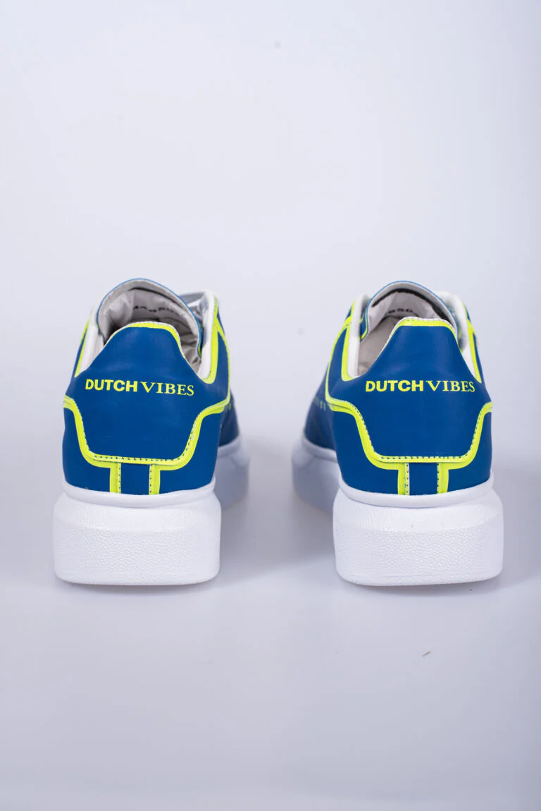 THE STRIPED SNEAKERS - Image 20