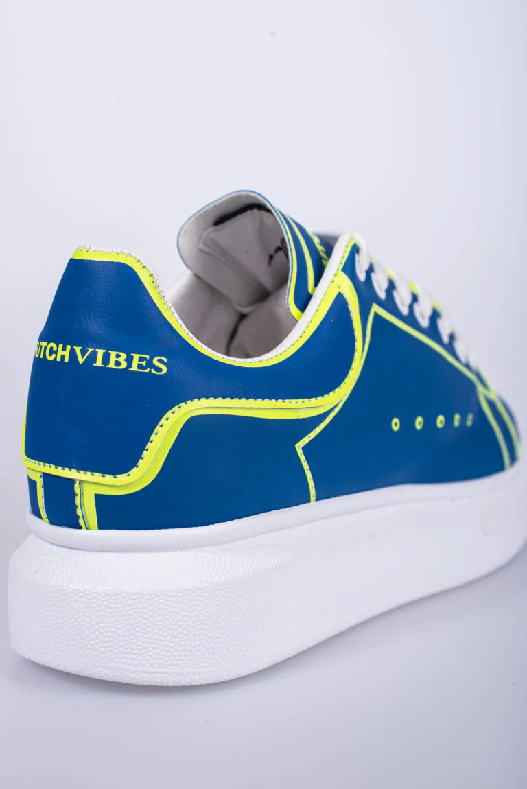 THE STRIPED SNEAKERS - Image 22