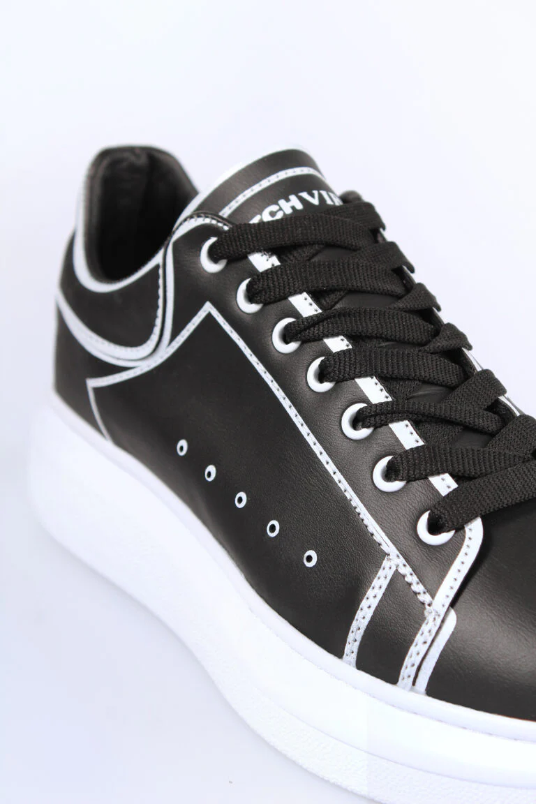 THE STRIPED SNEAKERS - Image 5