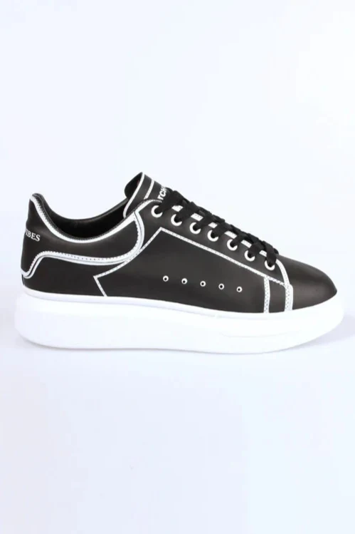 THE STRIPED SNEAKERS - Image 6