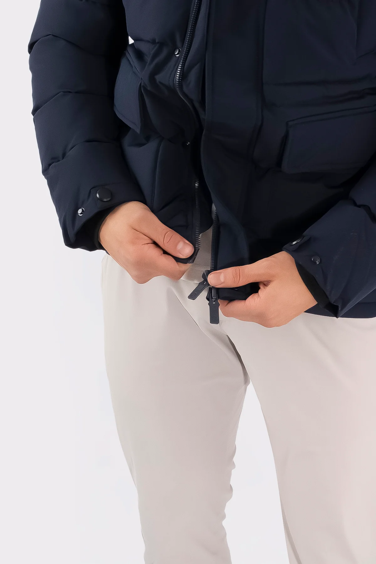 THE ALESUND SHORT PARKA - Image 17
