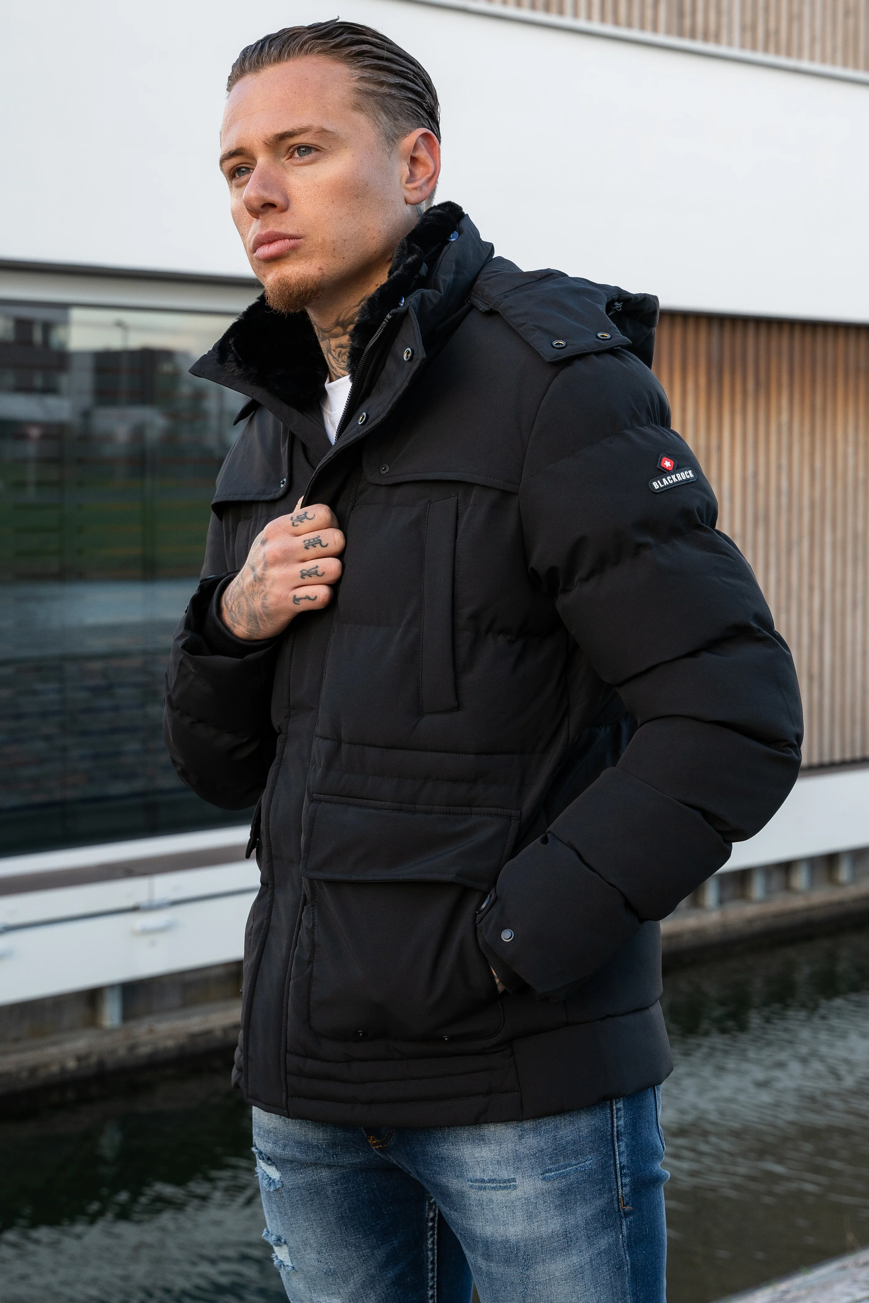 THE ALESUND SHORT PARKA - Image 30