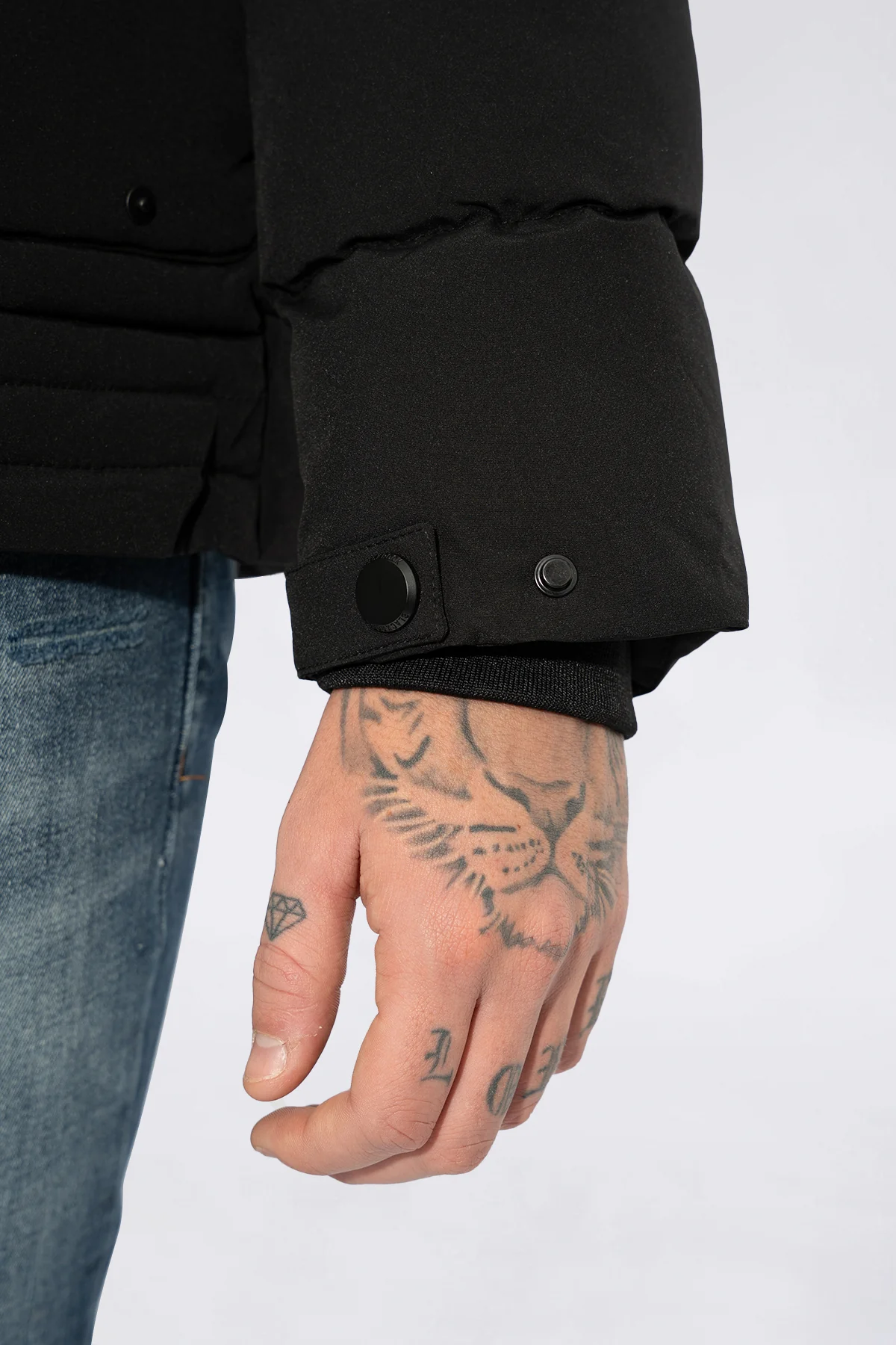 THE ALESUND SHORT PARKA - Image 35