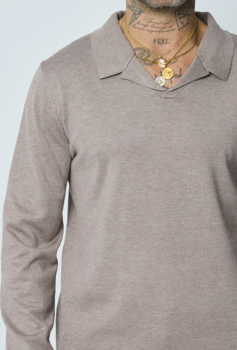 THE AUSTIN V NECK SWEATER - Image 10