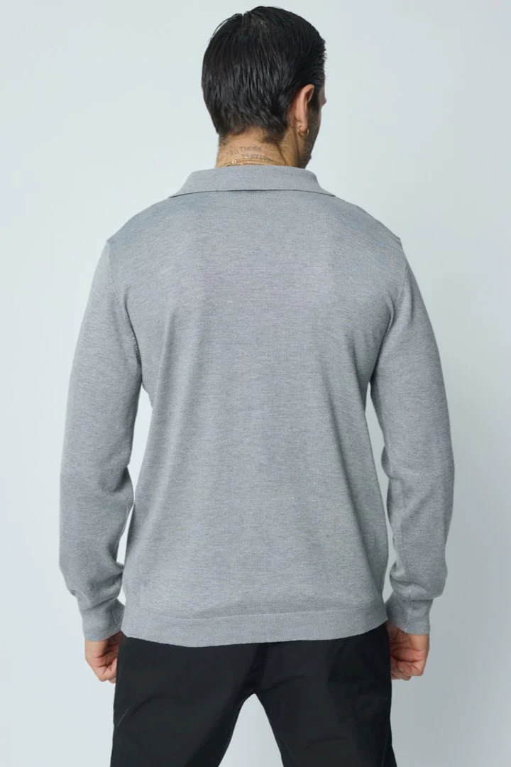 THE AUSTIN V NECK SWEATER - Image 19