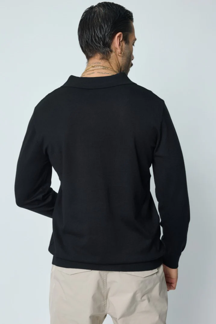 THE AUSTIN V NECK SWEATER - Image 4