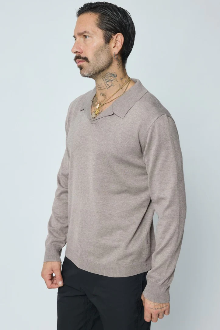 THE AUSTIN V NECK SWEATER - Image 7