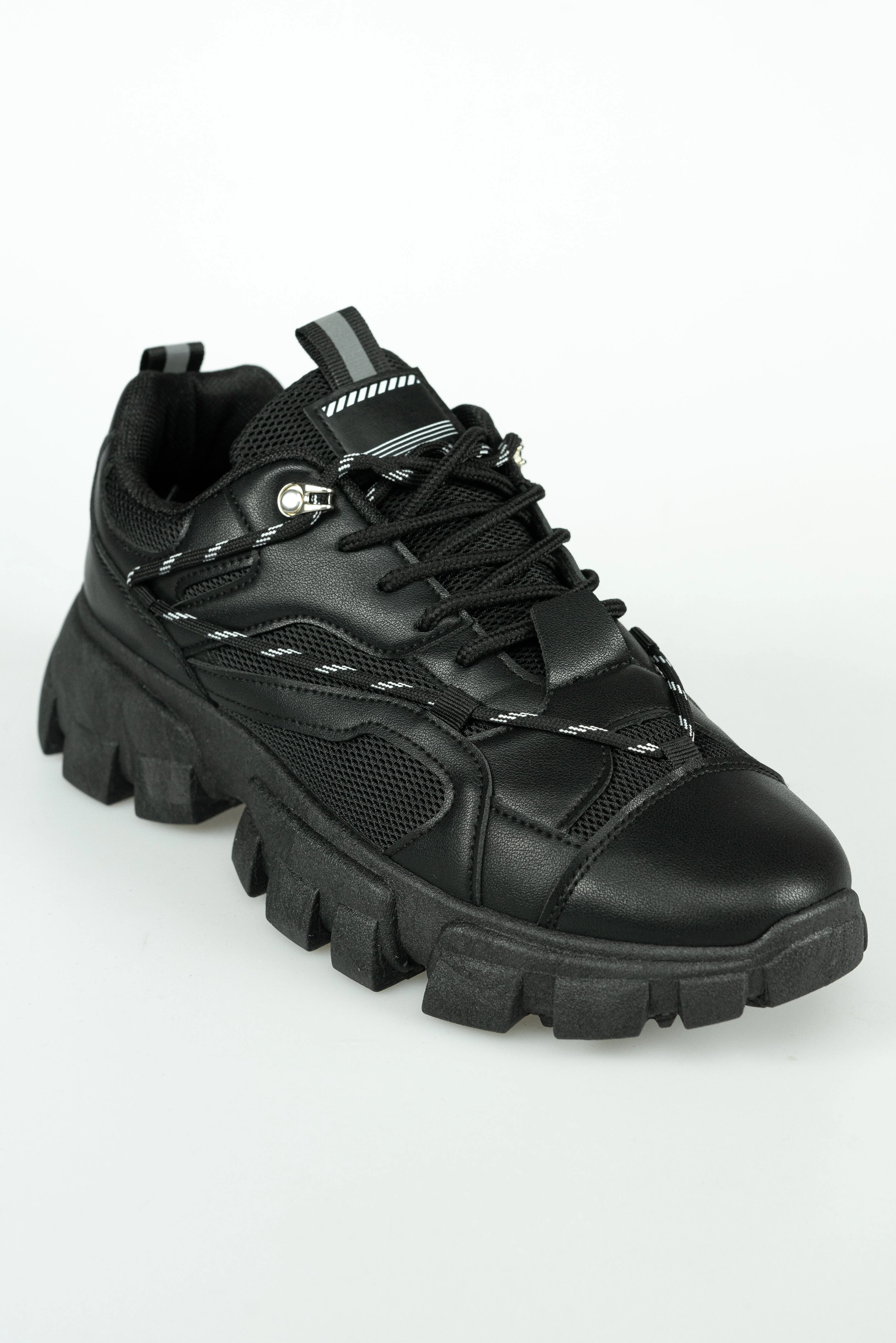 THE CYCLONE SNEAKERS