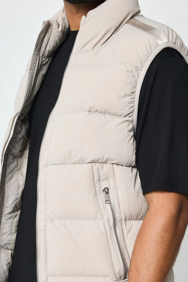 THE FINLAY ZIPPED BODYWARMER - Image 15