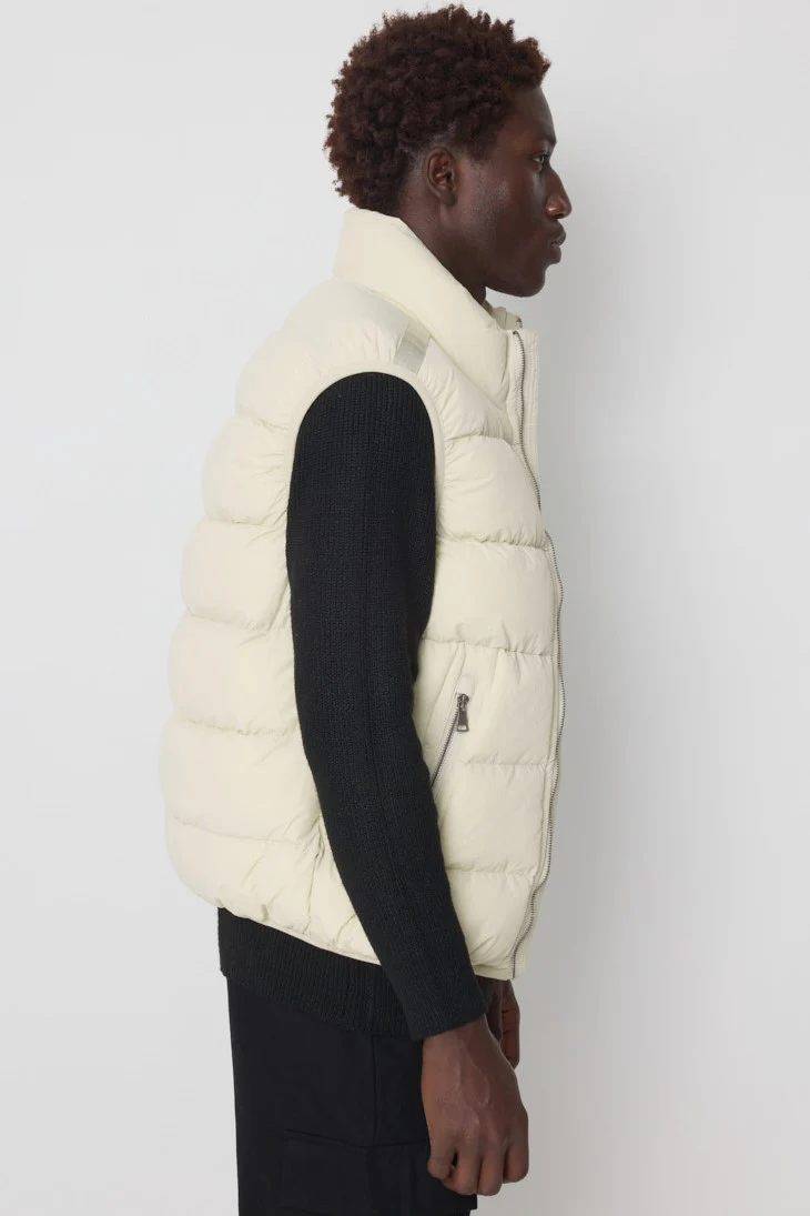 THE FINLAY ZIPPED BODYWARMER - Image 23