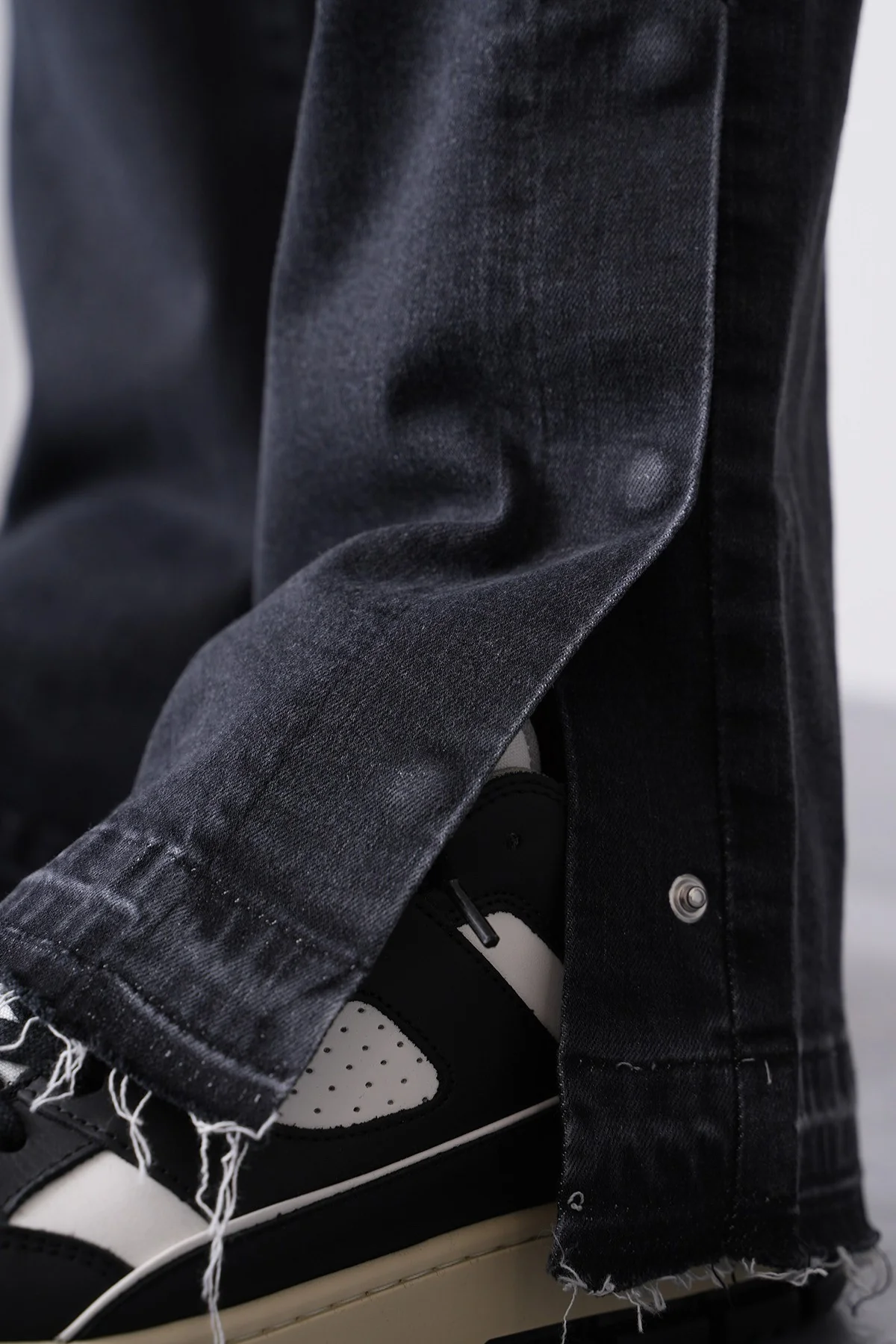 THE COSTA FLARE DENIM - Image 14
