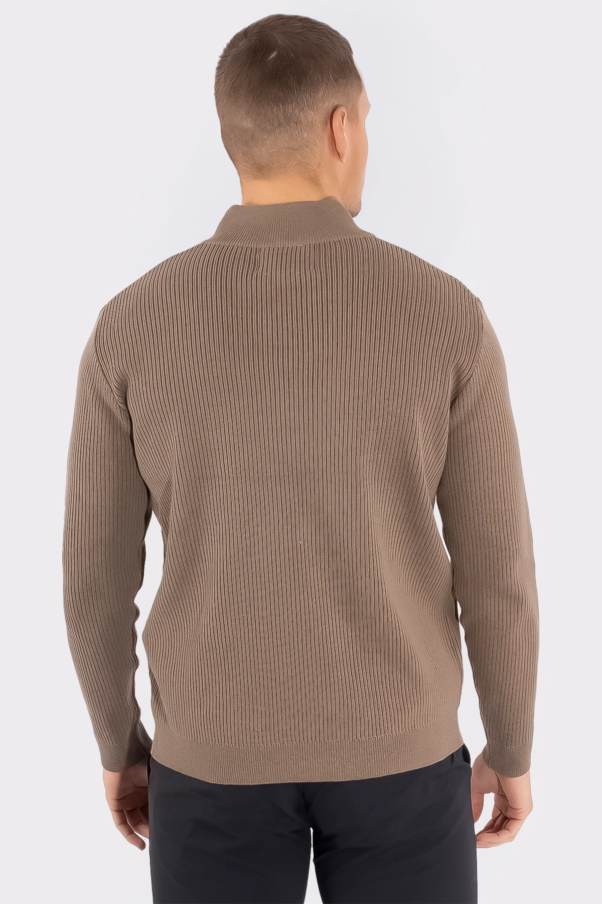 THE HELSINKI HALF-ZIP - Image 3