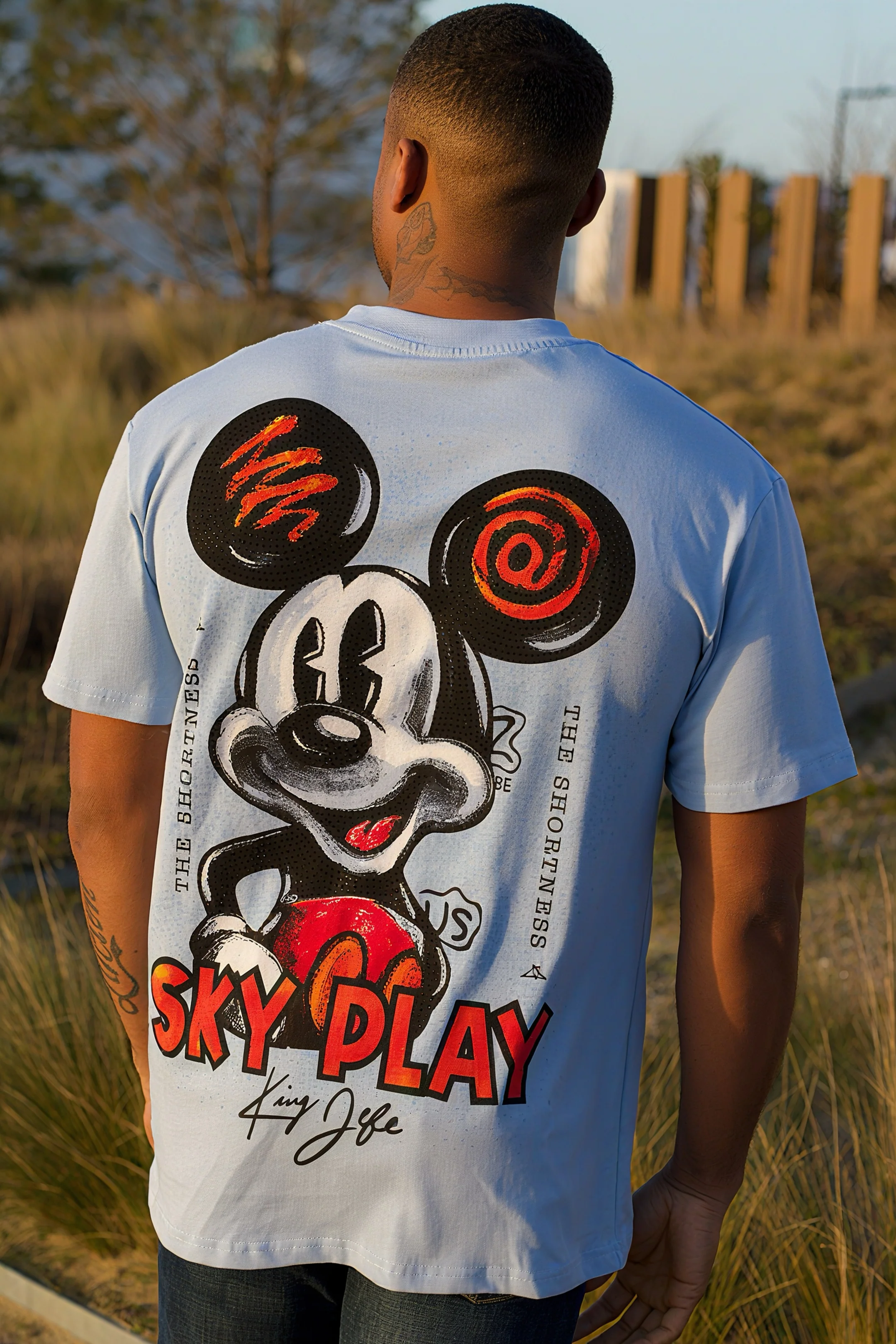 THE ICON LOONEY T-SHIRT - Image 4
