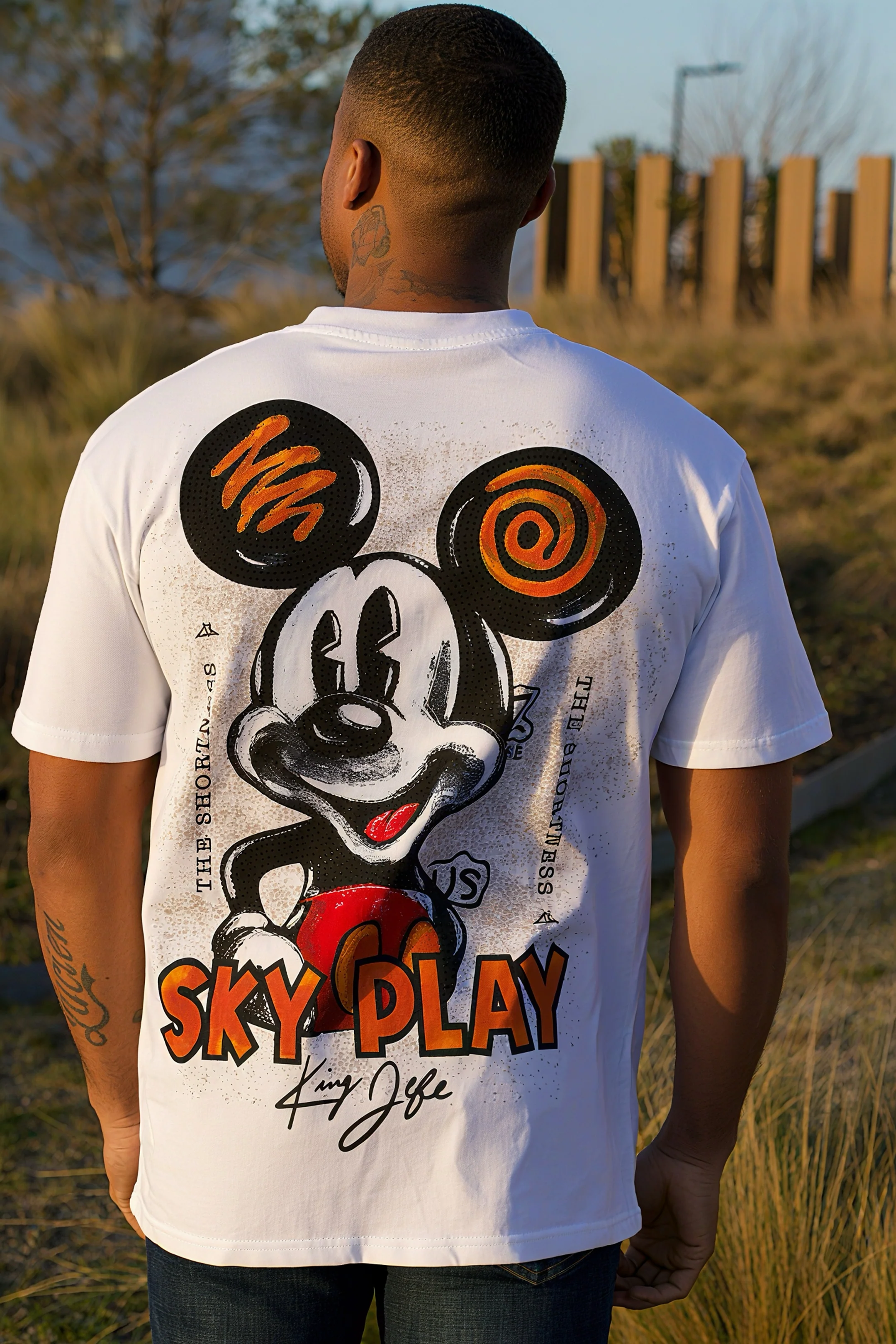 THE ICON LOONEY T-SHIRT - Image 7