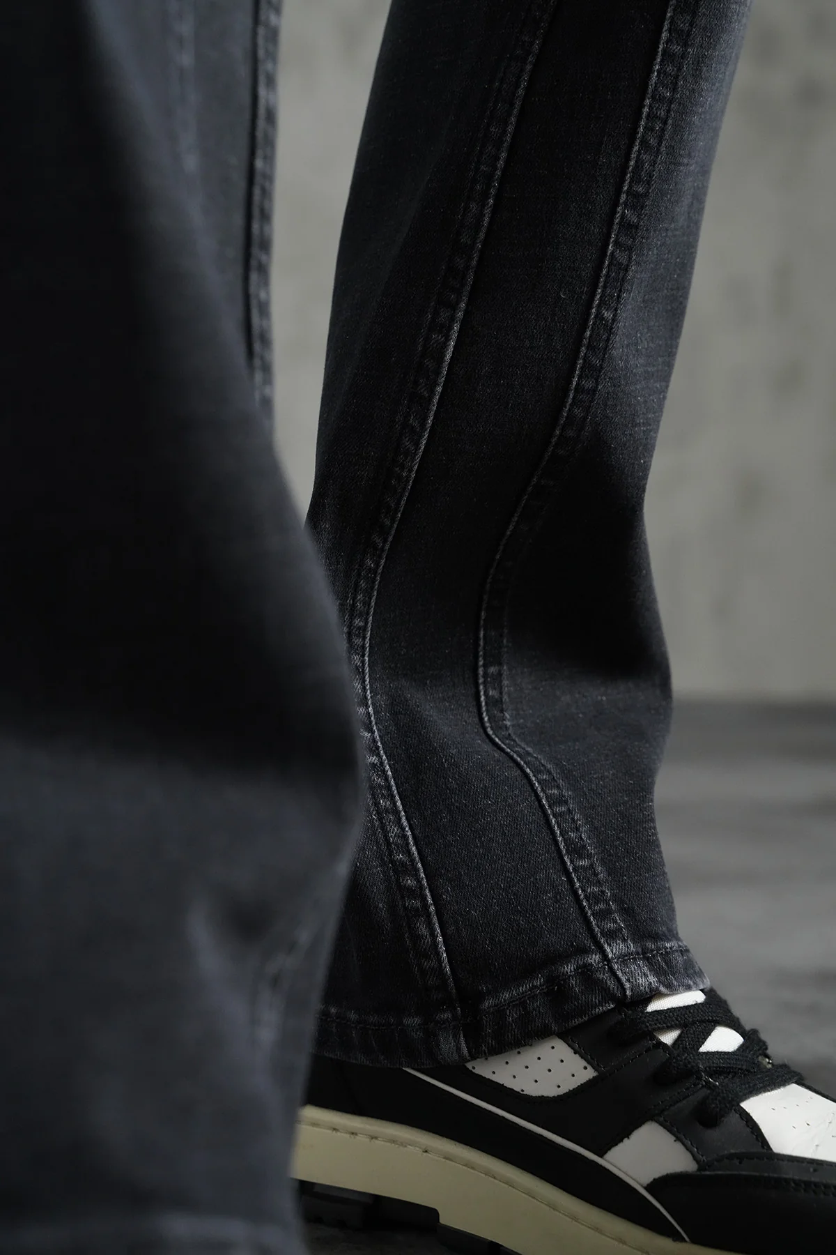 THE IKAO FLARED DENIM - Image 6