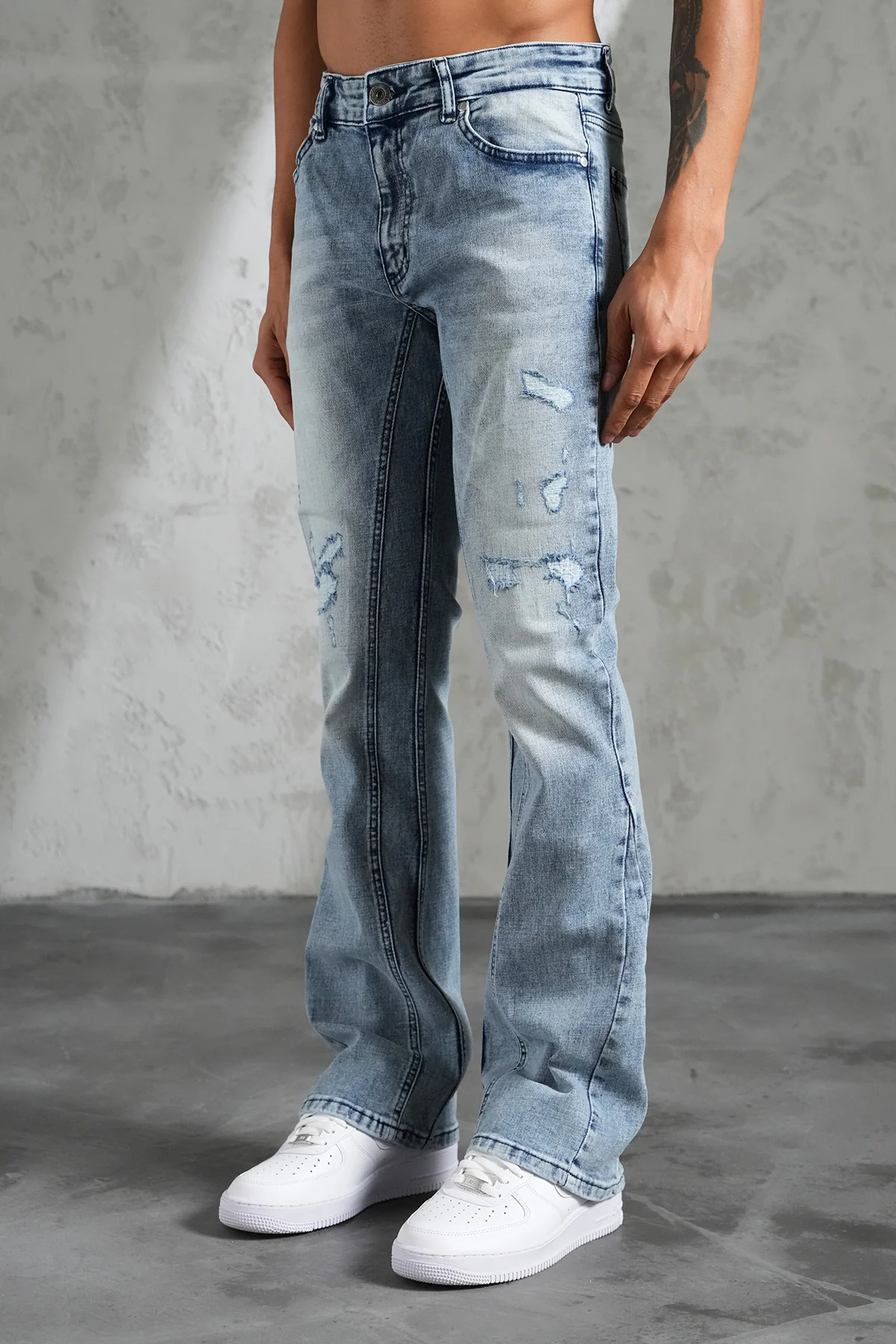THE IKAO FLARED DENIM - Image 3