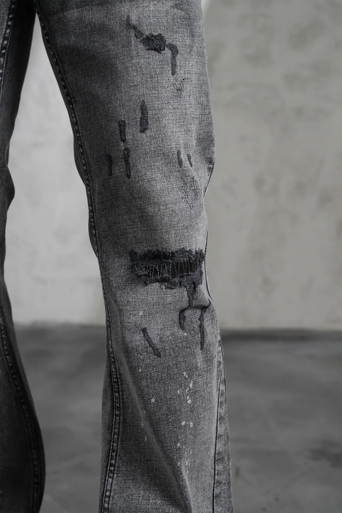 THE IKAO FLARED DENIM - Image 4