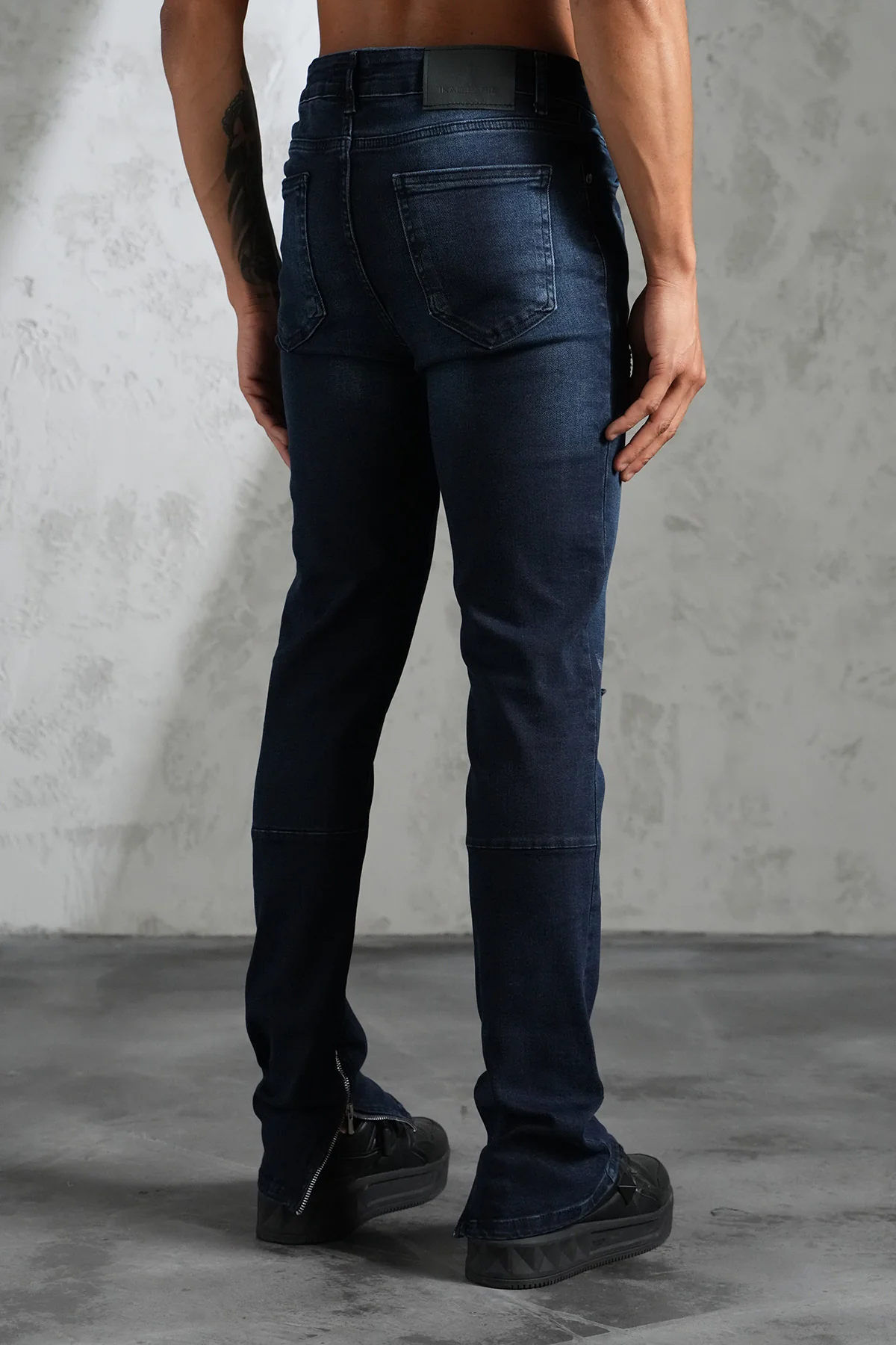 THE IKAO ZIPPED DENIM - Image 3