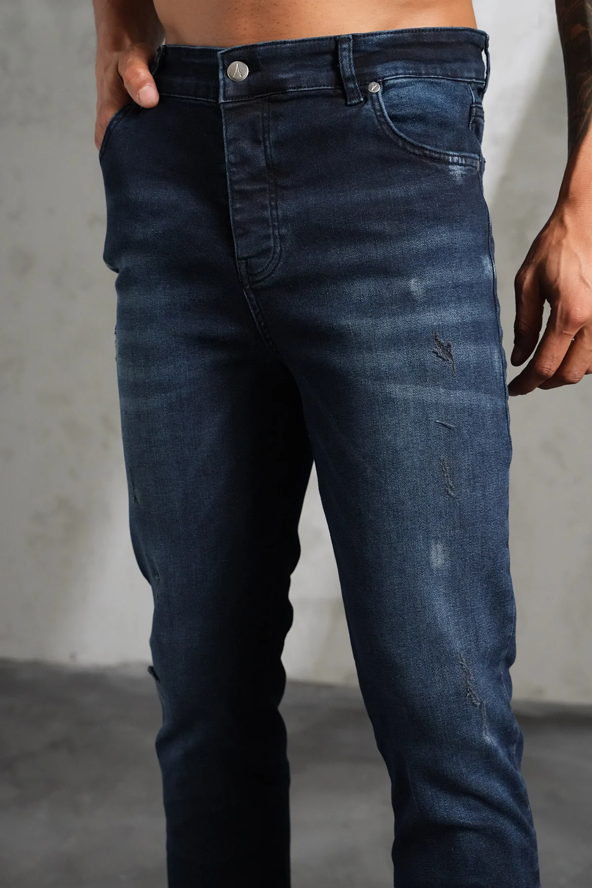 THE IKAO ZIPPED DENIM - Image 4