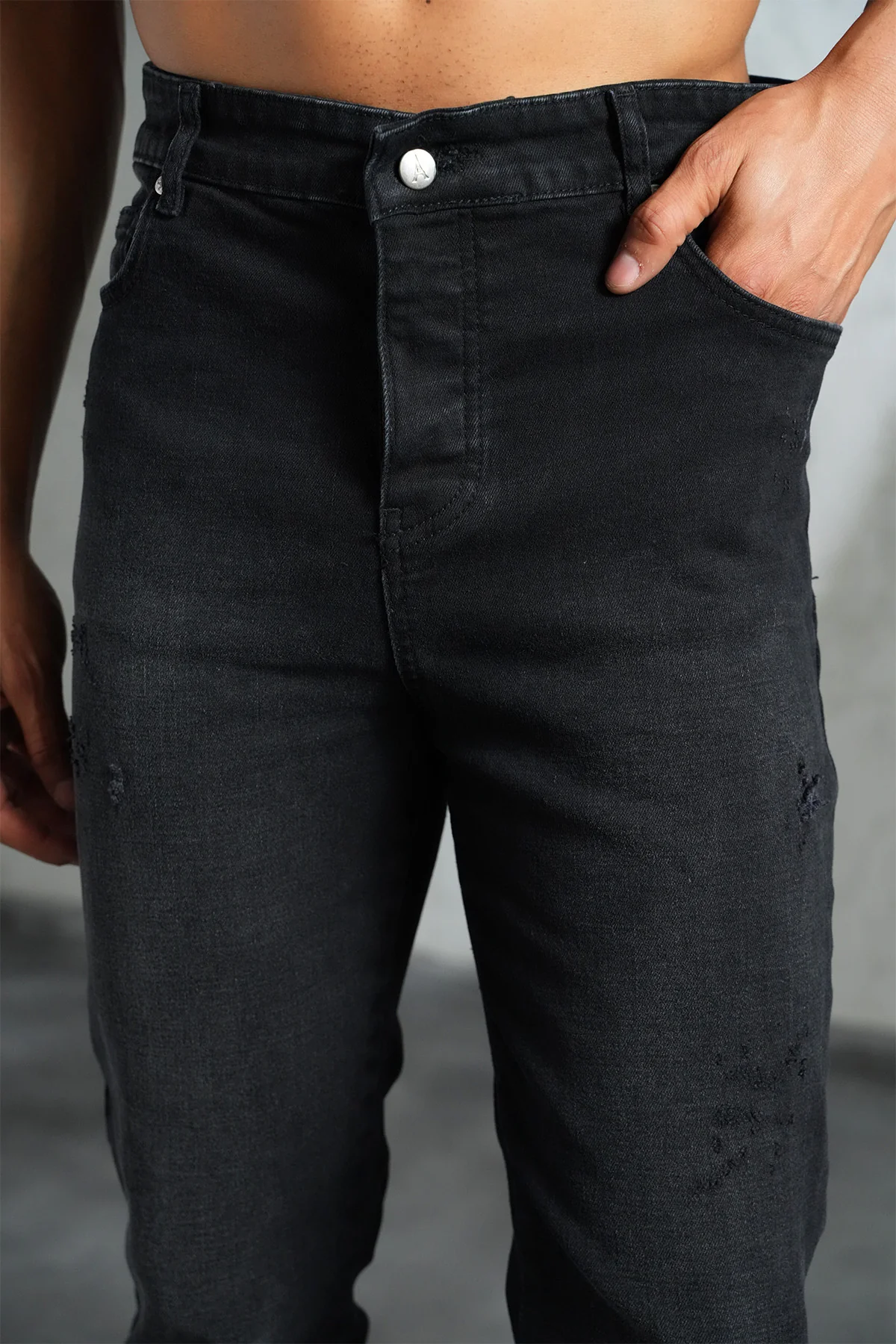 THE IKAO ZIPPED DENIM - Image 4