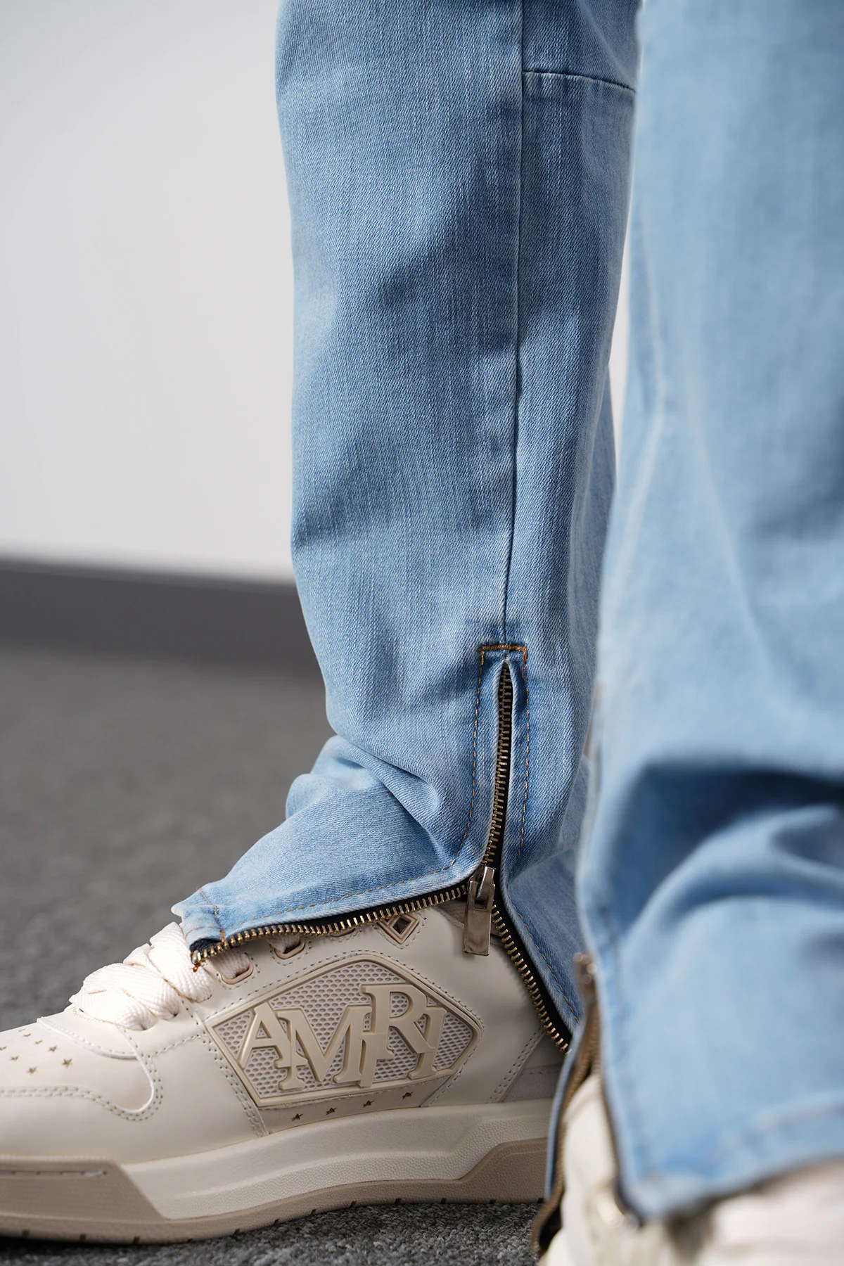 THE IKAO ZIPPED DENIM - Image 5