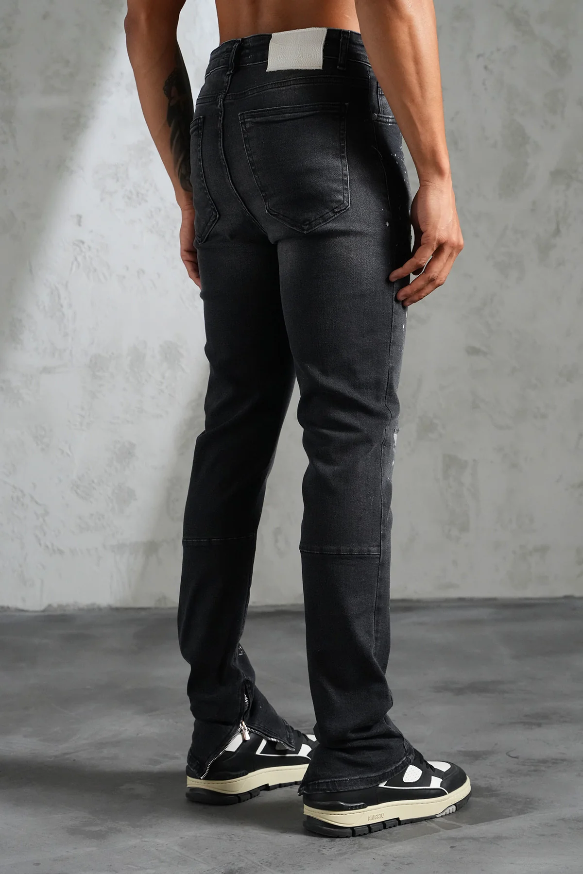 THE IKAO ZIPPED DENIM - Image 3