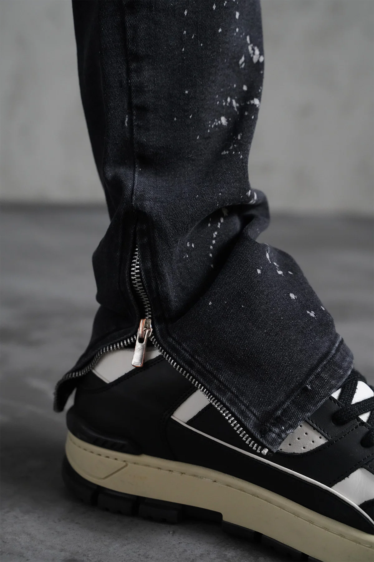 THE IKAO ZIPPED DENIM - Image 5
