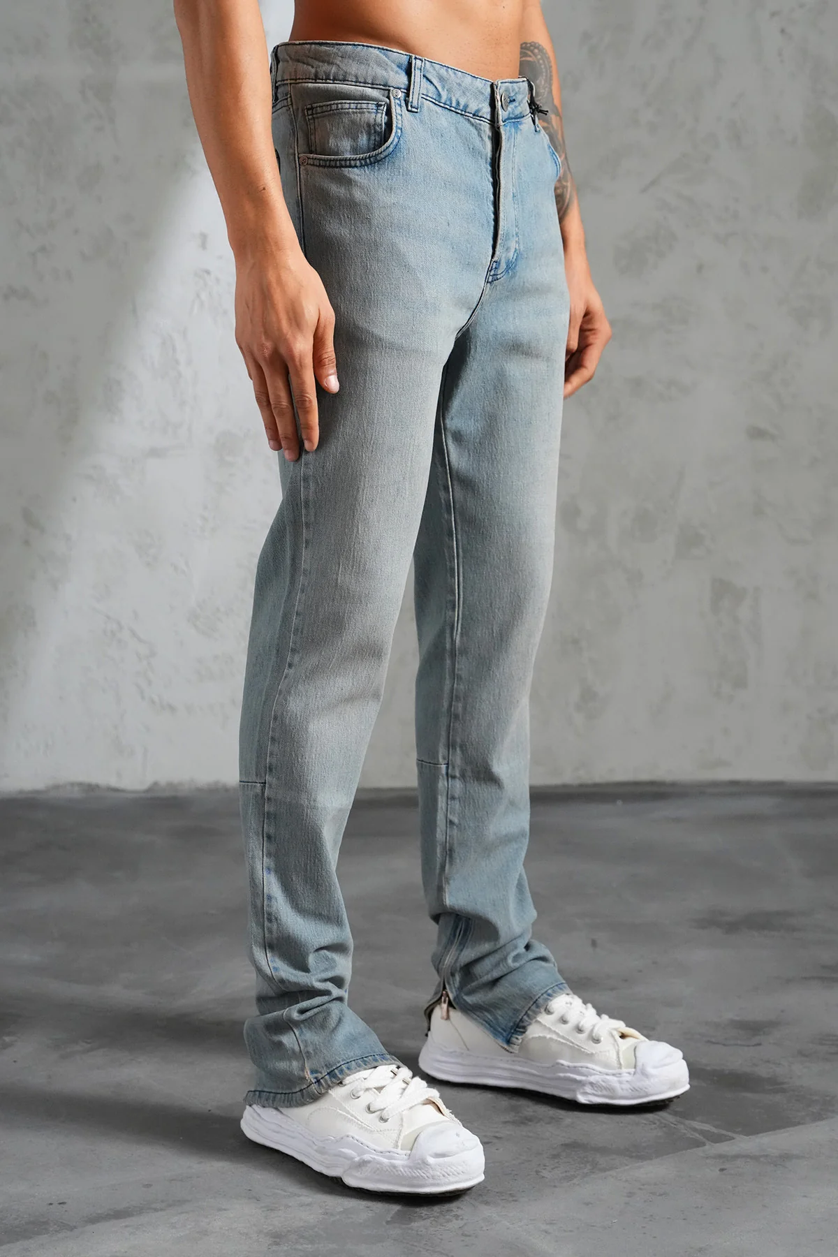 THE IKAO ZIPPED DENIM - Image 3