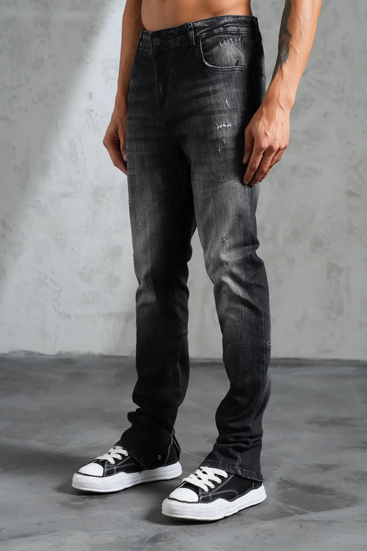 THE IKAO ZIPPED DENIM - Image 4