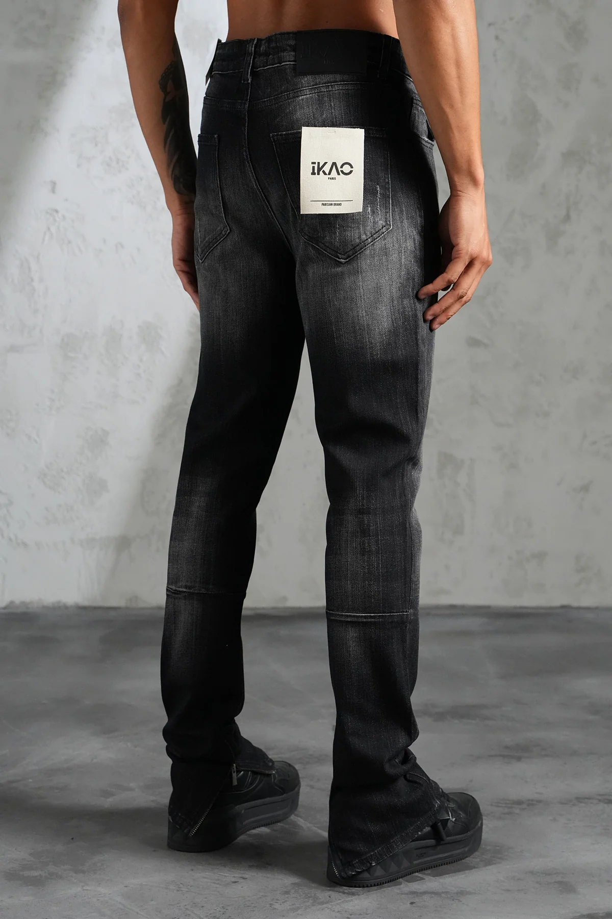 THE IKAO ZIPPED DENIM - Image 4
