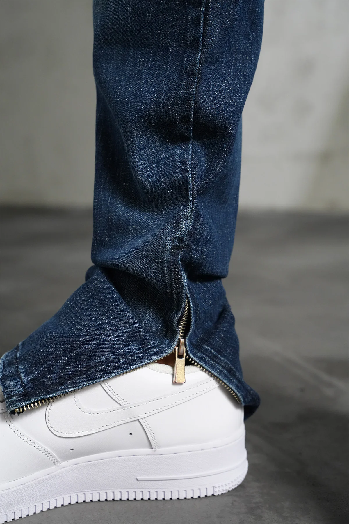 THE IKAO ZIPPED DENIM - Image 7