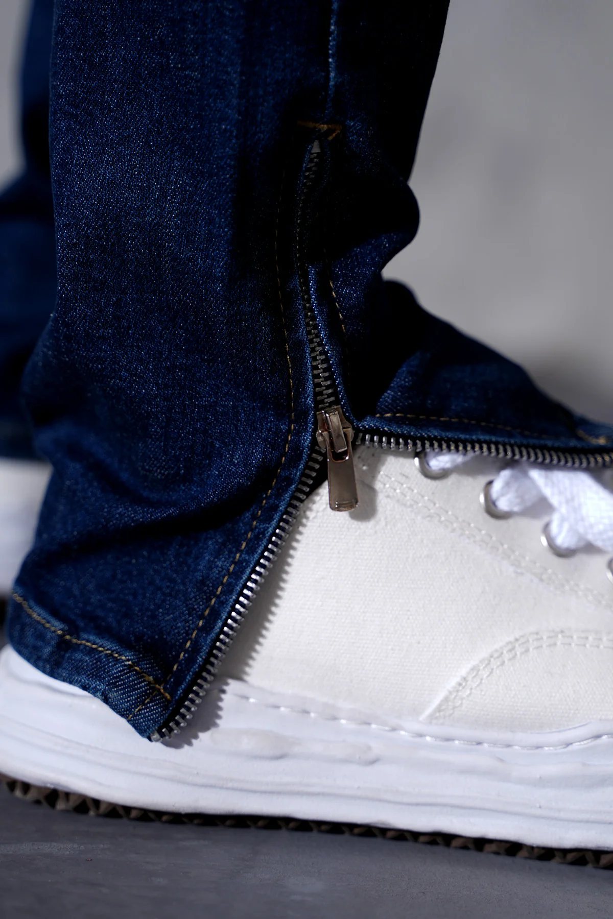 THE IKAO ZIPPED DENIM - Image 6