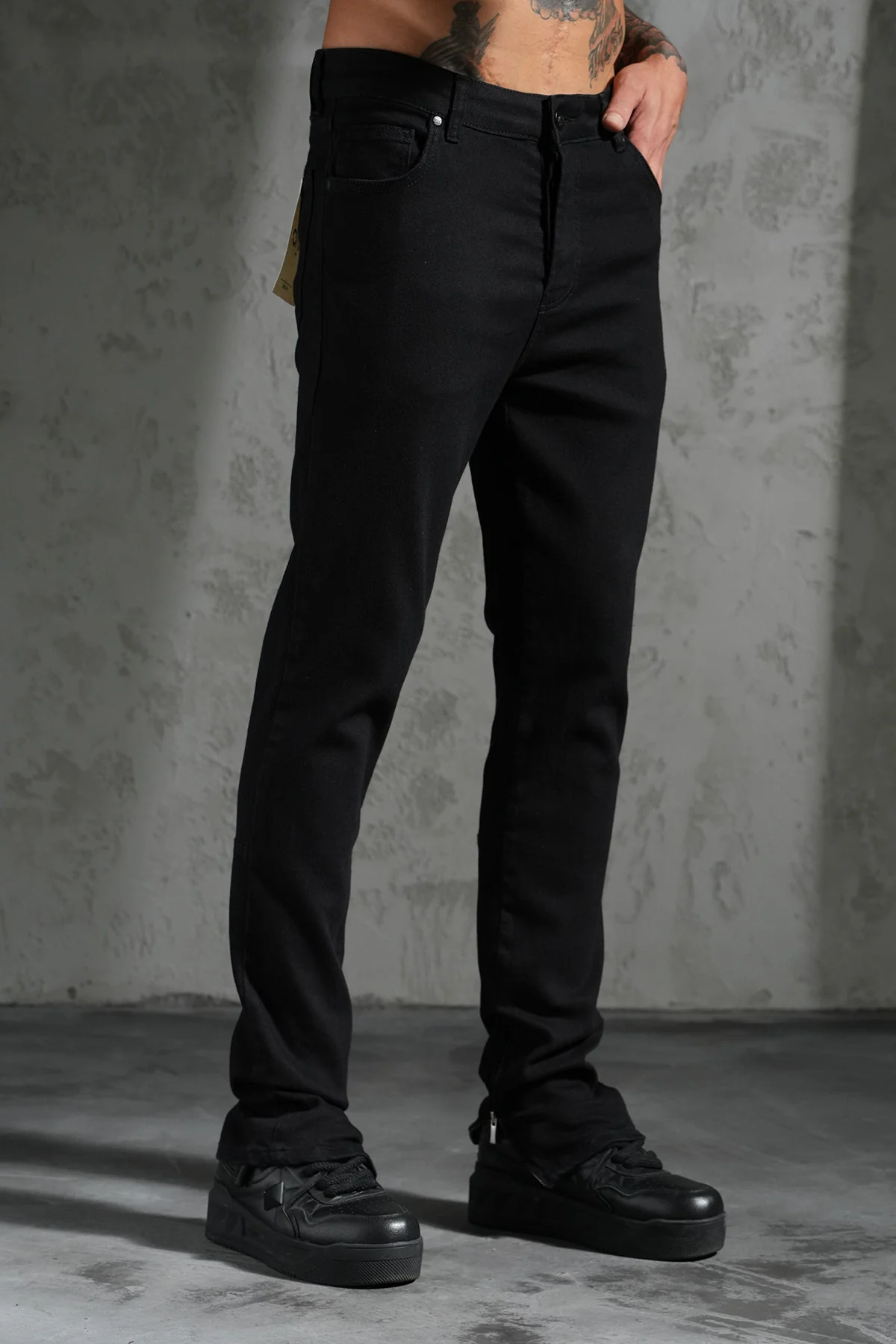 THE IKAO ZIPPED DENIM - Image 3