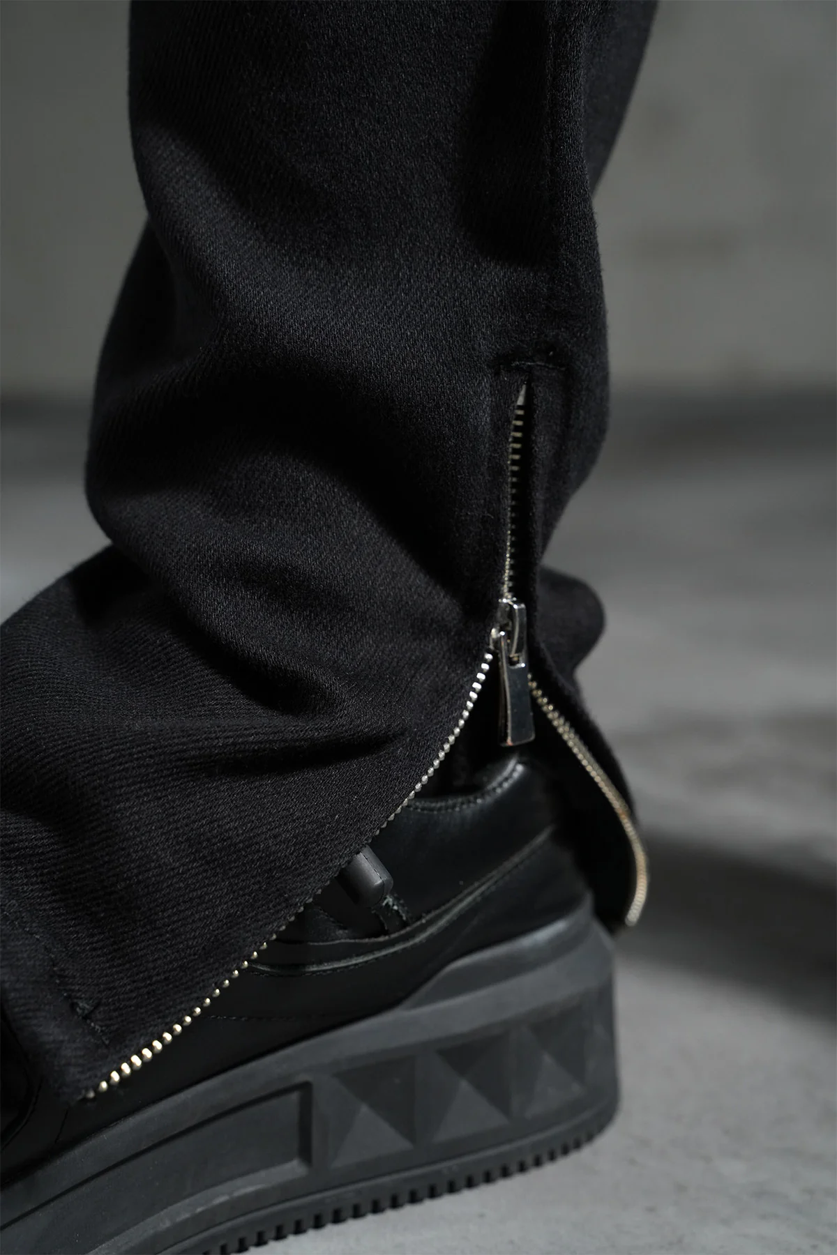 THE IKAO ZIPPED DENIM - Image 8