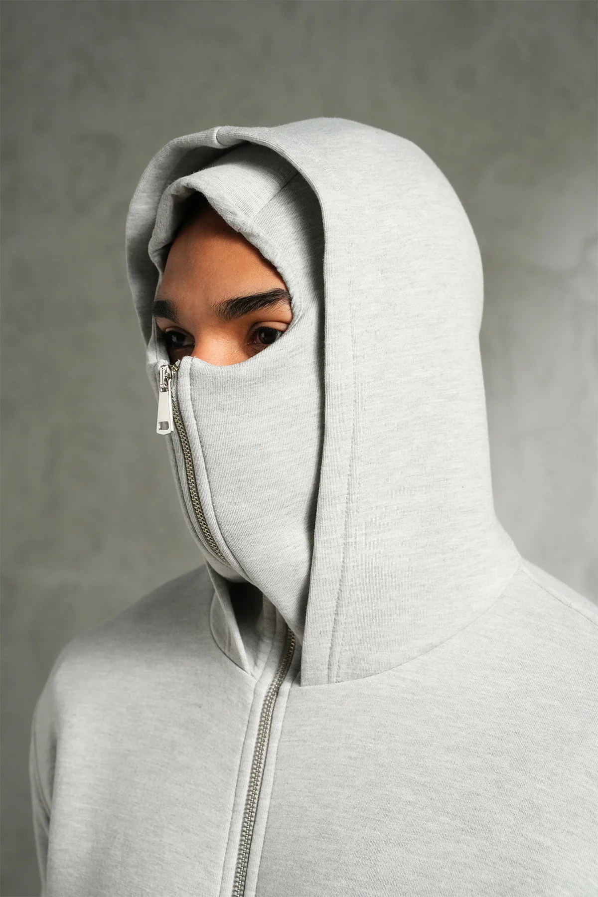 THE LEO ZIPPED SWEATER - Image 3