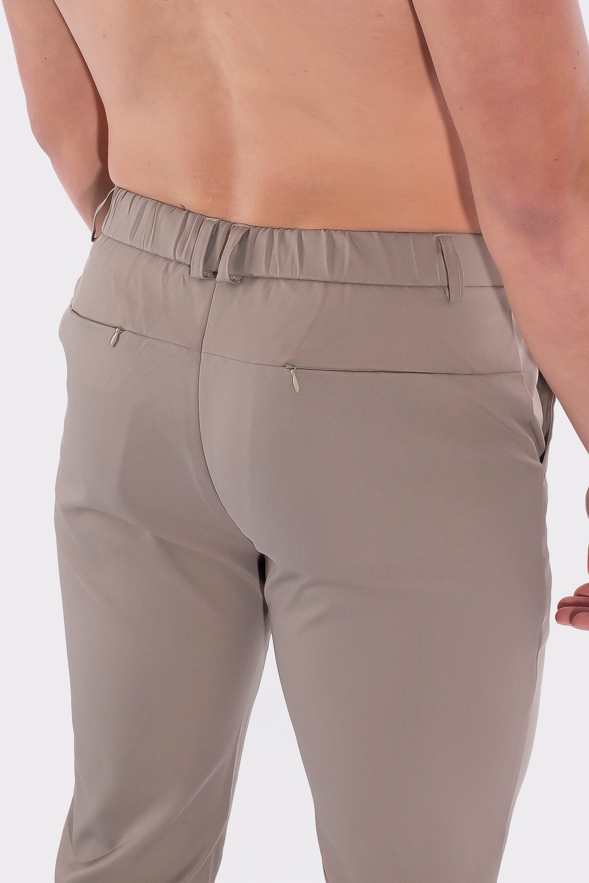 THE LUCIO TECH TROUSERS - Image 17