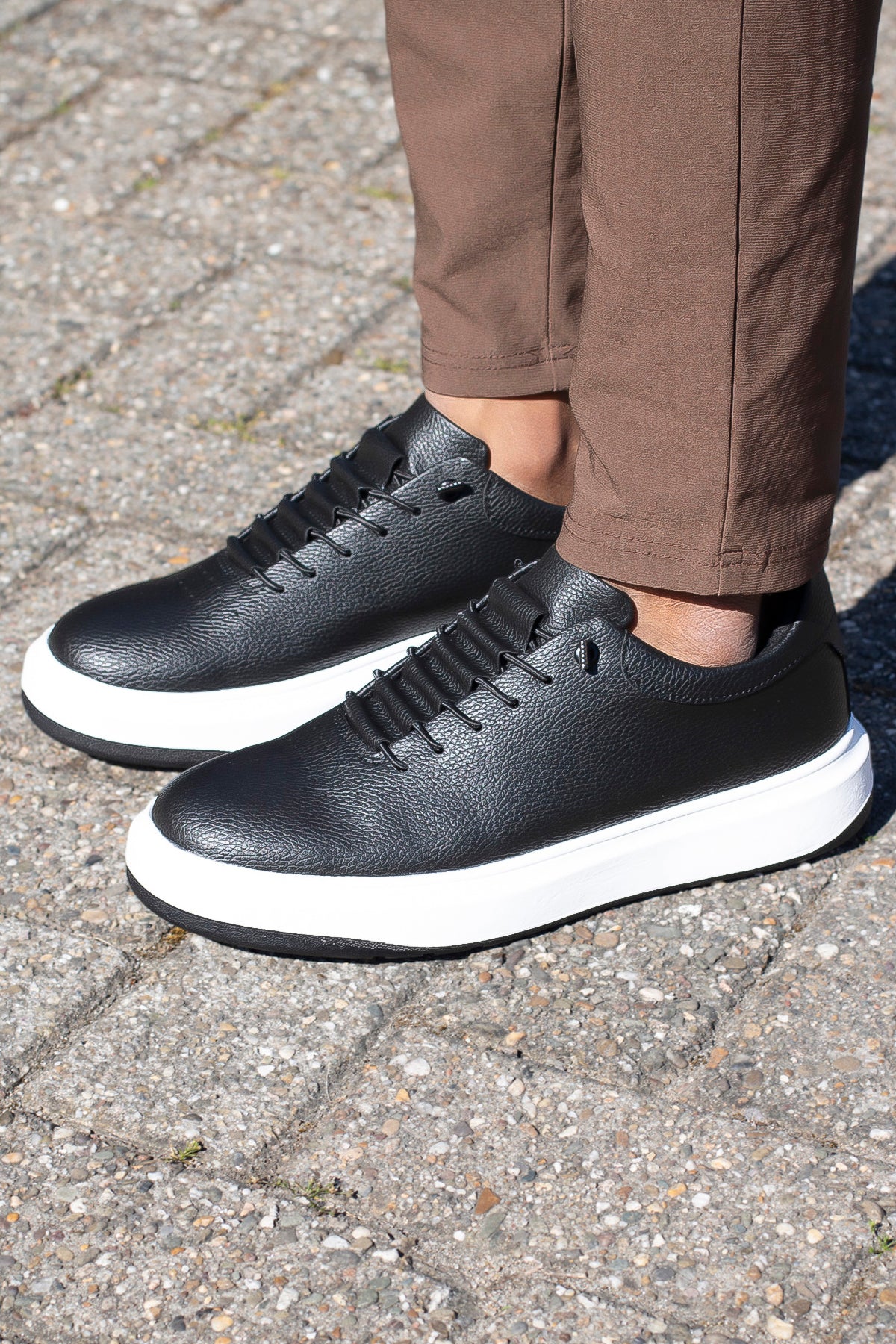 THE LYON SNEAKERS - Image 3