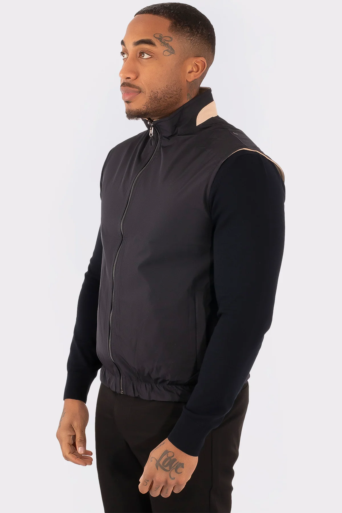THE MAISON REVERSIBLE GILET - Image 4