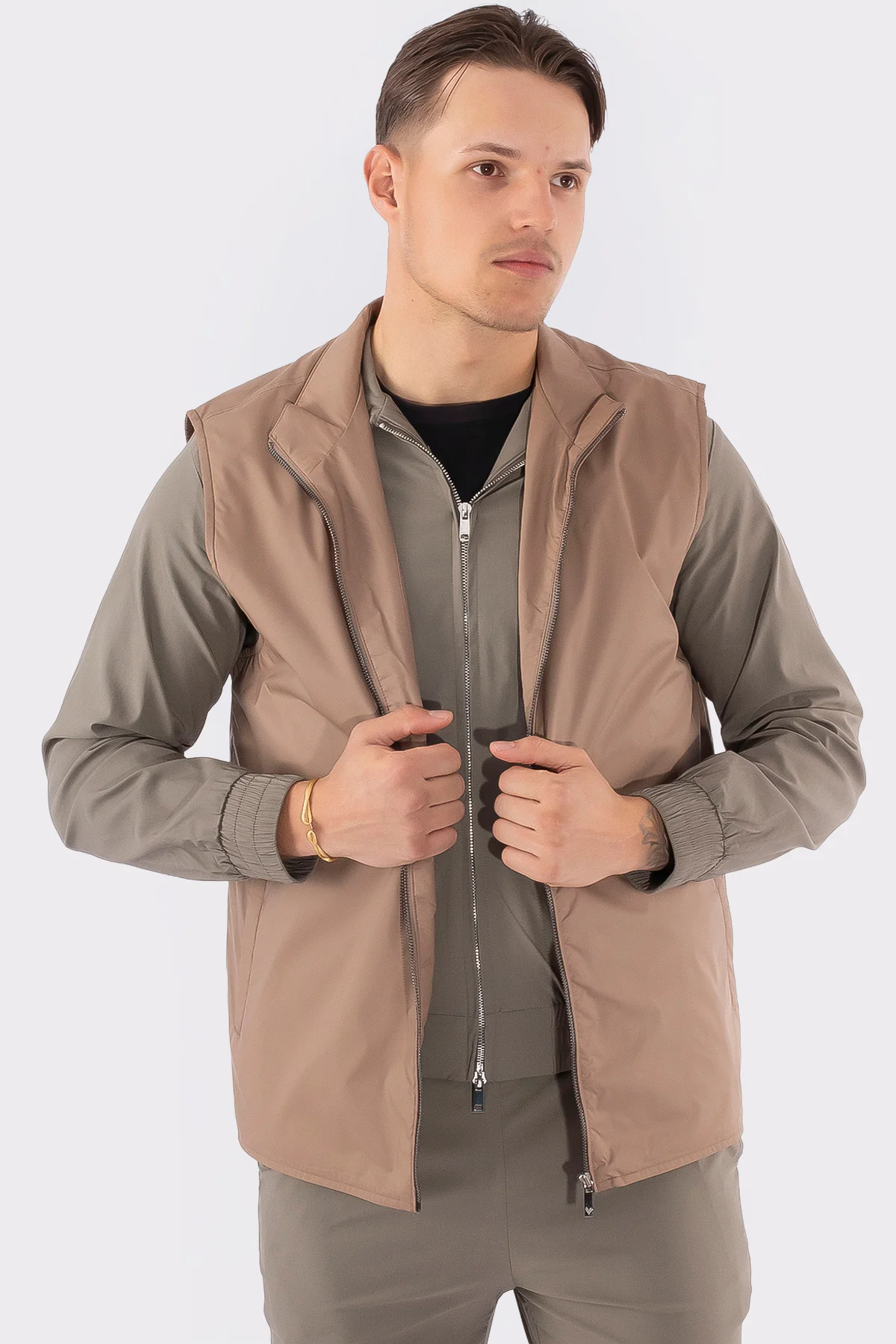 THE MARSEILLE GILET - Image 11