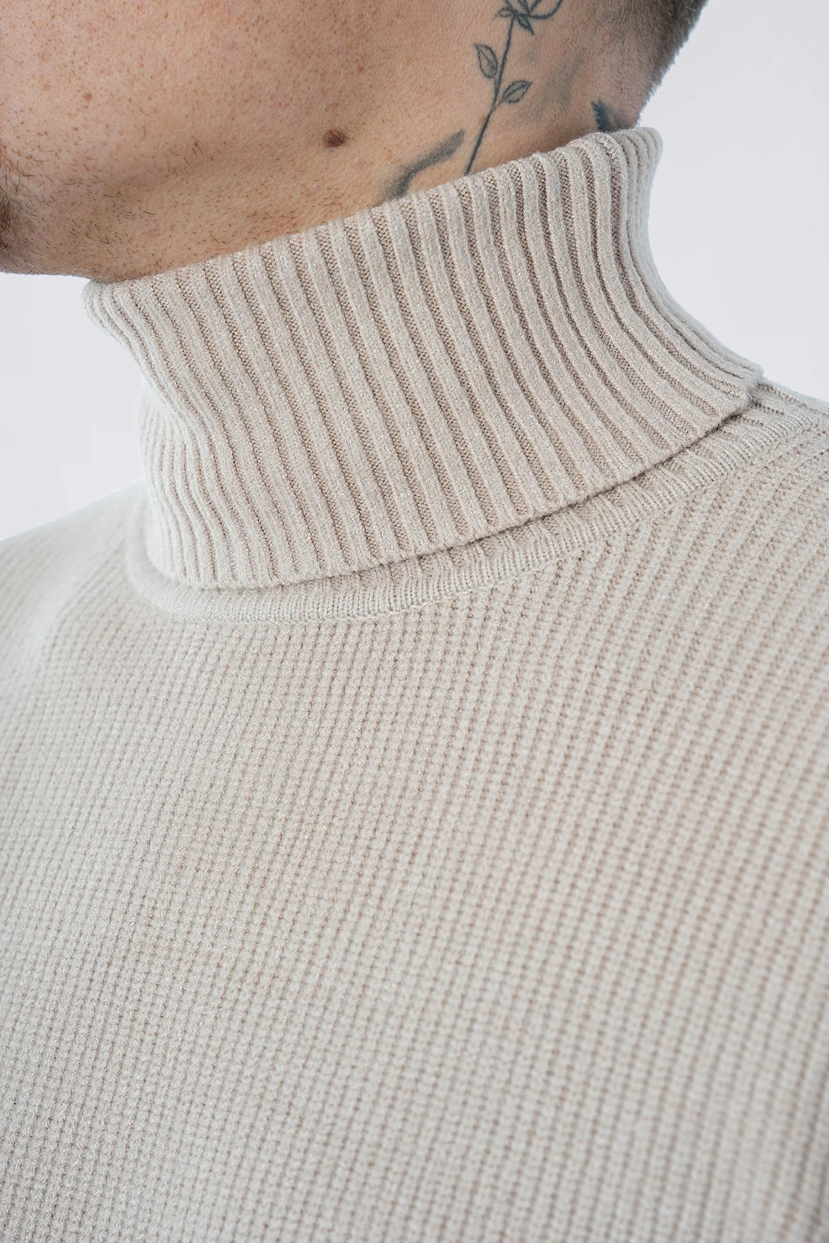 THE MERIDA TURTLENECK - Image 20