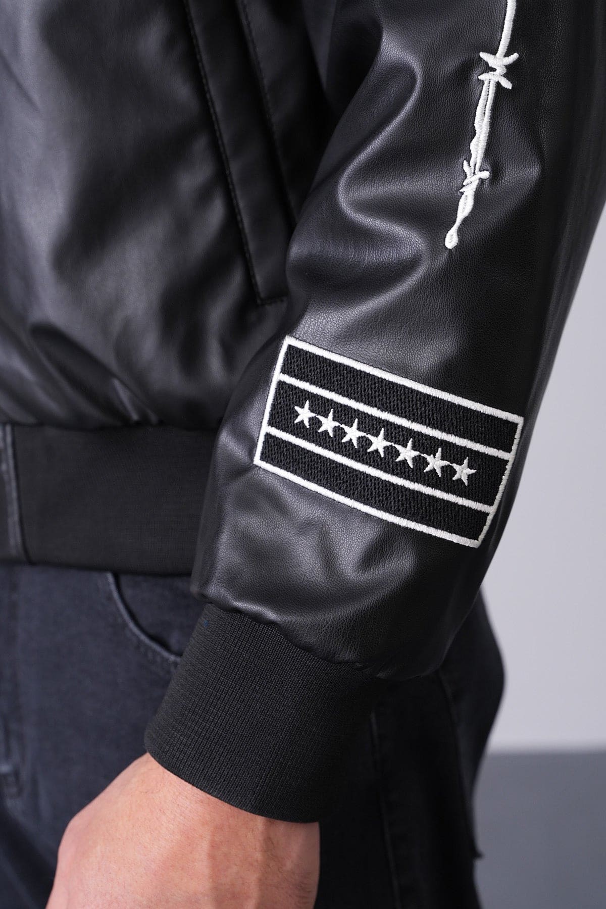THE MUNDO VEST - Image 5