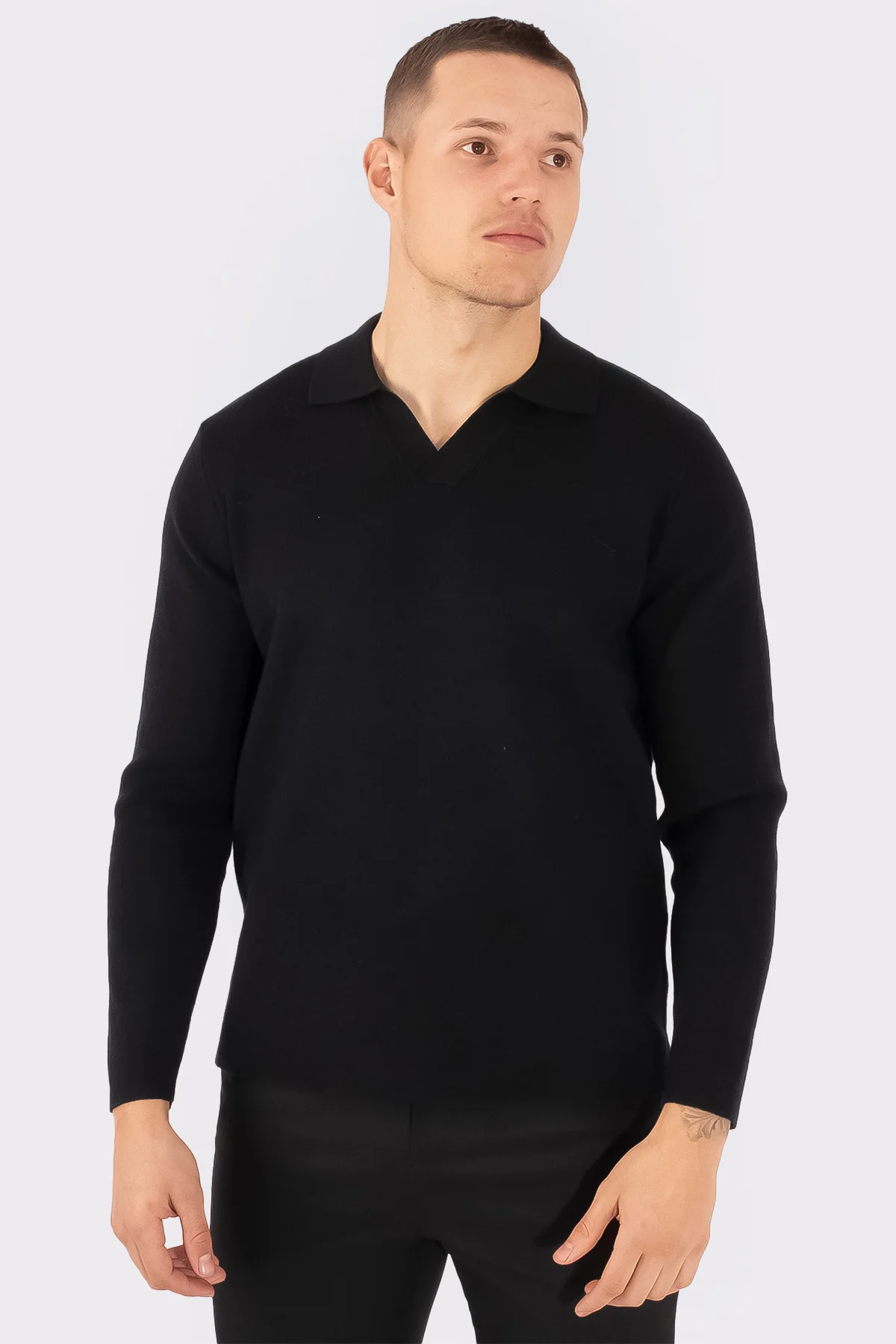 THE OSLO V-NECK SWEATER - Image 10